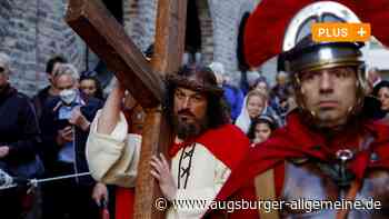 "Viele haben Tränen in den Augen": Wie der Lebendige Kreuzweg zu Herzen geht