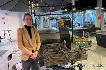 Dankzij een fiets die ze vond in een Amsterdamse gracht kan Barbara (44) de baan op als solidaire kruidenier: “Mensen in kwetsbare positie krijgen 40 procent korting”