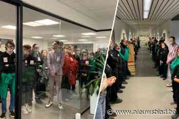 Personeel SW-WEB voert stil protest tijdens ondernemingsraad