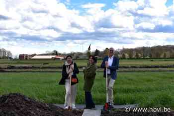 Waar vroeger het moederhuis stond, is nu eerste spadesteek gedaan voor sportcomplex