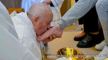 Abendmahlmesse: Papst wäscht Häftlingen die Füße