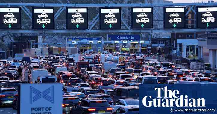 UK Easter weather and travel: ferries hit by winds as getaway begins for millions