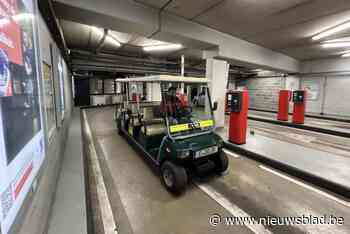 Liften werken niet, ziekenhuis doet dan maar een beroep op… golfkarretjes: “We konden  minder mobiele patiënten toch niet aan hun lot overlaten?”