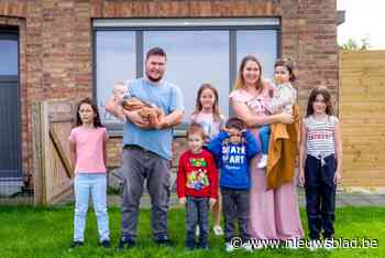 Kevin (32) en Nena (32) met hun kroost te zien in Families XXL: “Er moeten er geen meer bij komen”