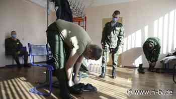 Mit einem Versprechen: Russische Armee zieht Frühlings-Wehrdienstler ein