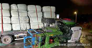 Bestuurder tractor gewond na botsing met bestelbus midden in Leuth