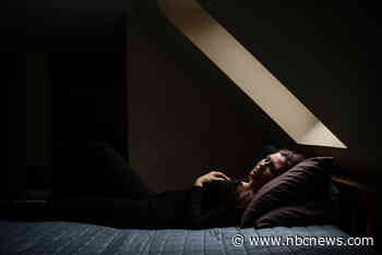 How the brain chooses which memories are important enough to save and which to let fade