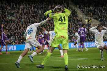 VIDEO. Jong Genk-keeper ligt met kopbal aan basis van late gelijkmaker, maar die wordt afgekeurd: “We zijn bestolen”