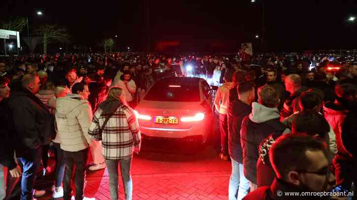 Veel overlast door carmeeting met duizenden bezoekers, verkeer loopt vast