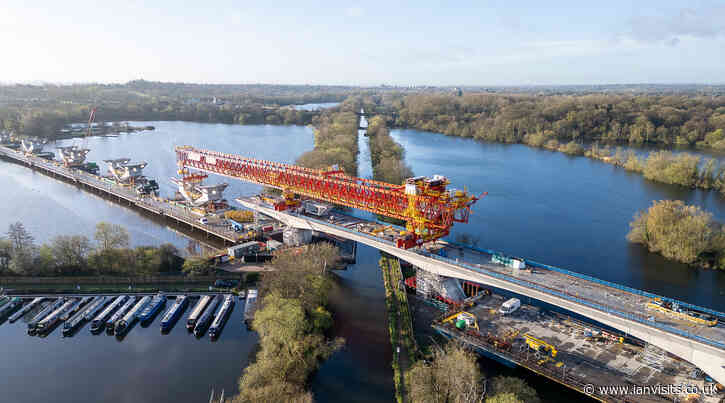 HS2 railway to Birmingham passes over canal to Birmingham