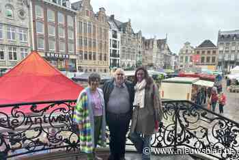 ‘Stan de Koffieman’ in de bloemetjes gezet door Liers stadsbestuur voor 50 jaar aanwezigheid op Lierse zaterdagmarkt