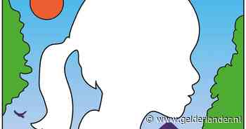 Rowena leidt tien jaar een zorgeloos leventje, tot het huwelijk van haar pleegouders strandt