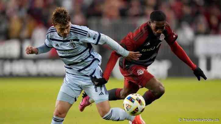 Sporting Kansas City scores three times in second half to beat Toronto FC 3-1