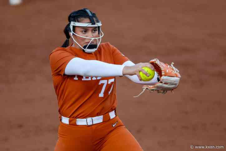 No. 2 Texas softball falls to No. 10 Oklahoma State, loses series Saturday