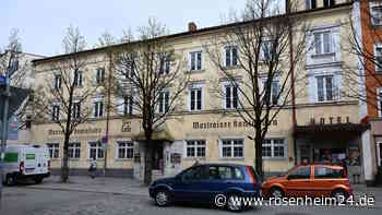 „Von wegen, wir kümmern uns nicht“: Diese Pläne gibt es für den „Goldenen Hirsch“ in Rosenheim