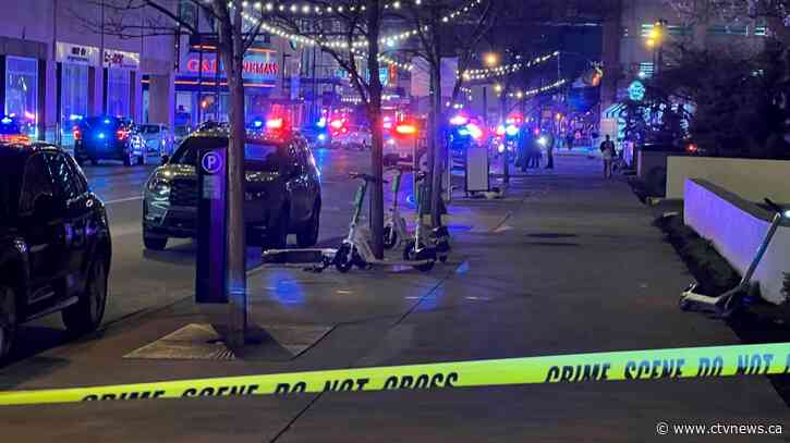 Shooting outside downtown Indianapolis mall wounds 7 youths, police say