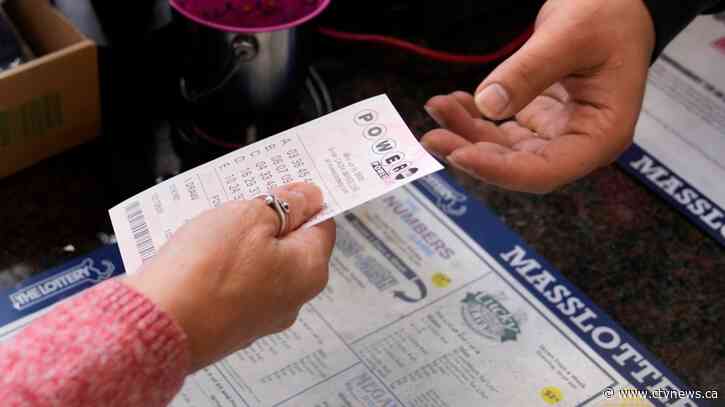 Powerball jackpot jumps to US$975 million after another drawing without a big winner