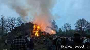 KIJK TERUG: Paasvuur in Denekamp