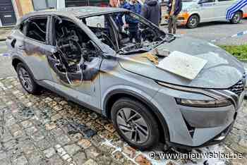 Hybride wagen brandt uit aan laadpaal: parket stelt deskundige aan