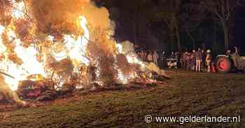 Met paasvuur houdt Westerbeek traditie en cultureel erfgoed in stand, goed voor steviger fundament dorpsgevoel