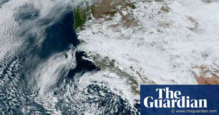 Thunderstorms and tornadoes expected to sweep eastward across the US