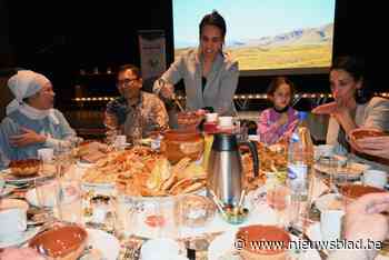 350 mensen genieten van bureniftar