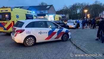 112 nieuws : Knal bij kortsluiting losse stroomkabel op straat in Hengelo | Man raakt gewond tijdens barbecue