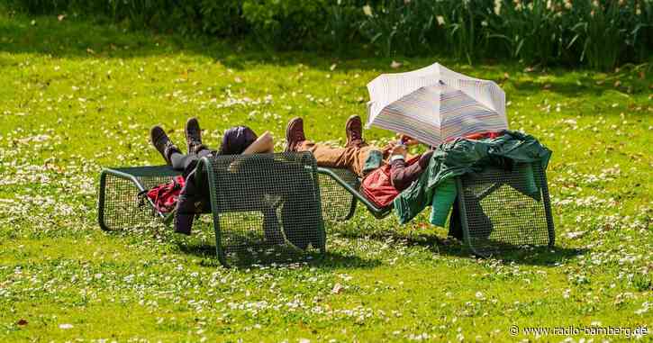 Tiefs bringen Schauer und stürmische Böen