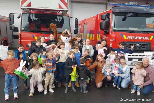 Paashaas is gul voor de kinderen van brandweerlui