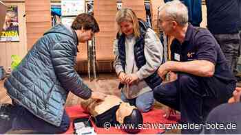 DRK-Herztag in Nagold: Hauptsache heftige Herzdruckmassage