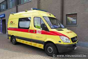 Bestuurster naar ziekenhuis na aanrijding