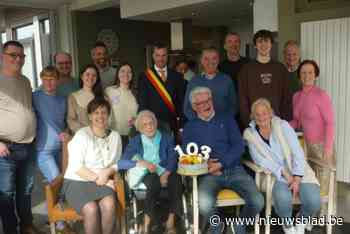 Oudste Ronsenaar Maria Vandewalle blaast 103 kaarsjes uit