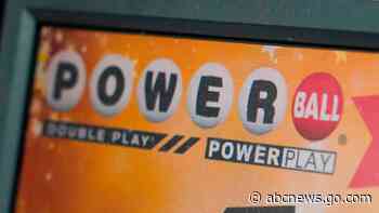 Powerball jackpot climbs to $975 million after no single ticket won Saturday