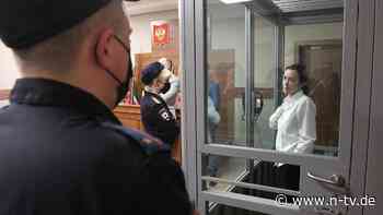 Bei Reise zur Mutter festgesetzt: Moskau sperrt Journalistin von Radio Liberty noch länger weg