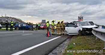 Ernstig ongeluk met meerdere voertuigen op de A73; snelweg in beide richtingen dicht