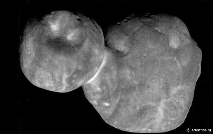 Gekke ruimtesteen die op een sneeuwpop lijkt, blijkt ook echt ijs te herbergen