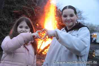 Hiddenhausen: Osterfeuer unter erschwerten Bedingungen
