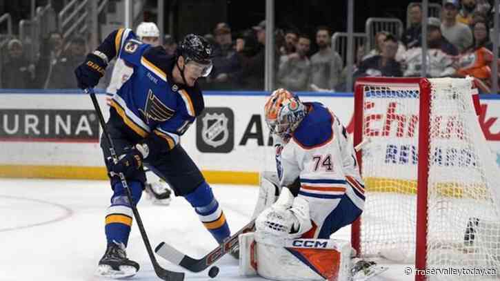 Brandon Saad scores in OT to help the Blues beat the Oilers 3-2