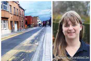 Fietssuggestiestroken worden okerkleurige asfaltstroken: “Jaarlijks herschilderen en gladheid worden zo vermeden”