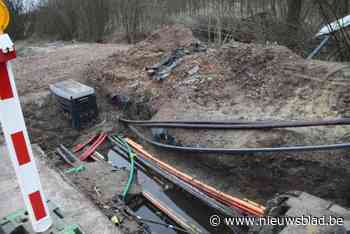 Verkeer over versmalde rijstrook ter hoogte van werken aan Ecovallei in Opglabbeek