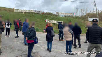 Biodigestore Casal Selce, i comitati bloccano i sopralluoghi di una ditta interessata a costruire l'impianto