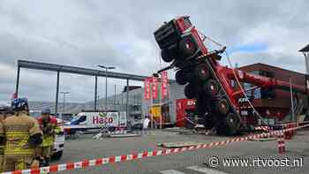 Vandaag nog berging omgevallen hijskraan Enschede; omliggende bedrijven gesloten
