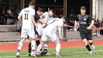 Die halbe Liga spielt um den Titel: Zwei Punkte trennen Spitzenreiter und Sechsten Platz