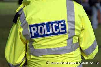 Met Police officer sacked for sexual comments to female colleagues