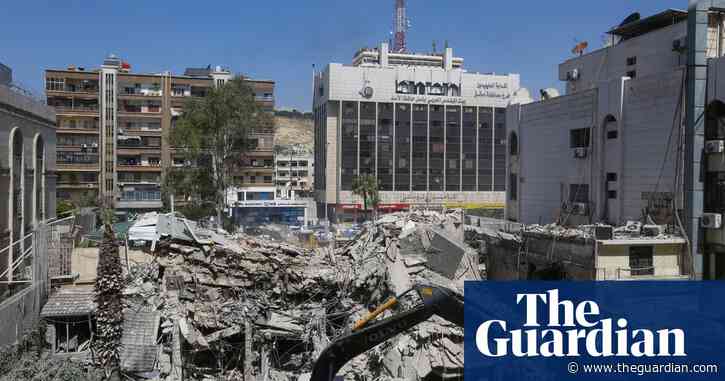 Iran decides on response to Israeli strike that killed top commanders