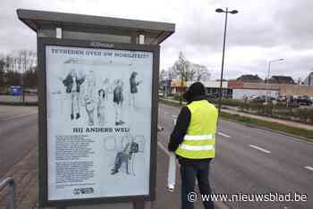 Klimaatactivisten uiten onvrede en kapen reclame op bushokjes in Hasselt en Genk