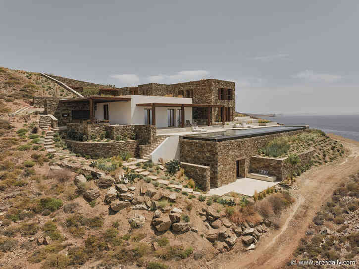 How to Build on a Sloped Terrain? 5 Modern Residential Projects Shaped For Their Environments With Split-Level Exteriors