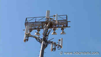 WATCH LIVE: Man climbs cell tower in Miami and refuses to come down