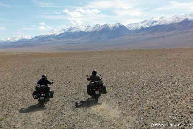 “Soms wil ik schrijven: blijf hier weg en laat die mensen met rust”: Marc Helsen schrijft vijftiende reisboek over motortocht langs Zijderoute
