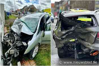 Vier voertuigen betrokken bij zwaar ongeval nadat bestuurder onwel wordt, twee auto’s total loss